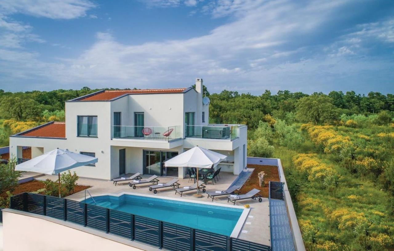 Villa Izabel With Hot Whirpool クルニカ エクステリア 写真