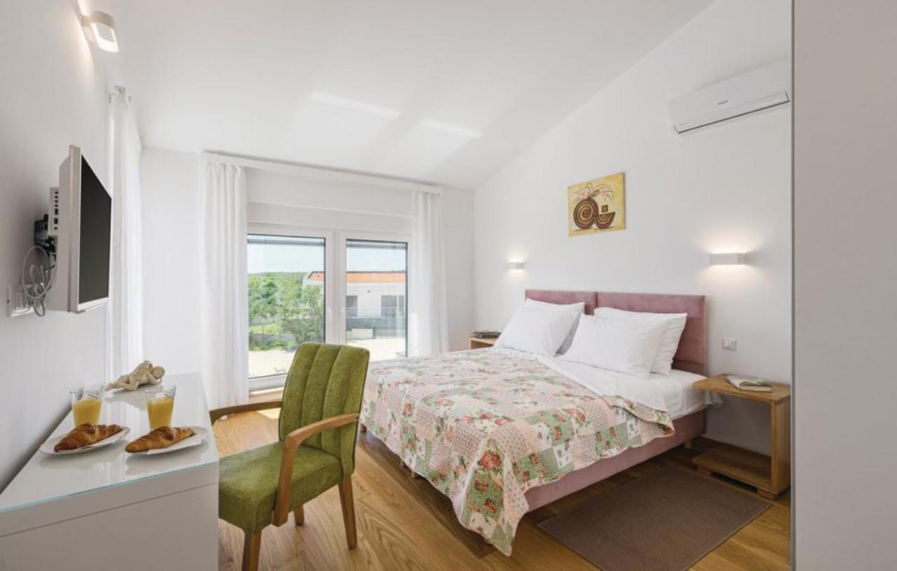 Villa Izabel With Hot Whirpool クルニカ エクステリア 写真