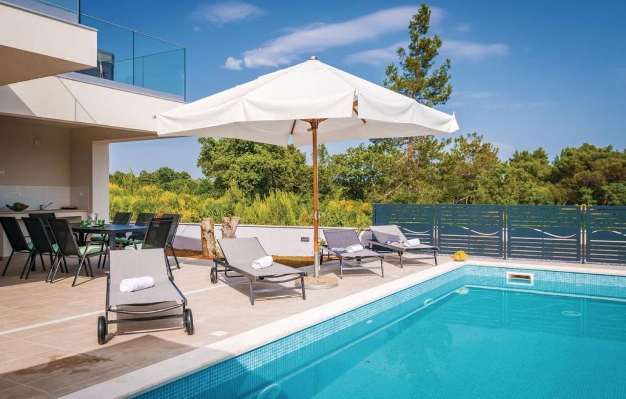 Villa Izabel With Hot Whirpool クルニカ エクステリア 写真